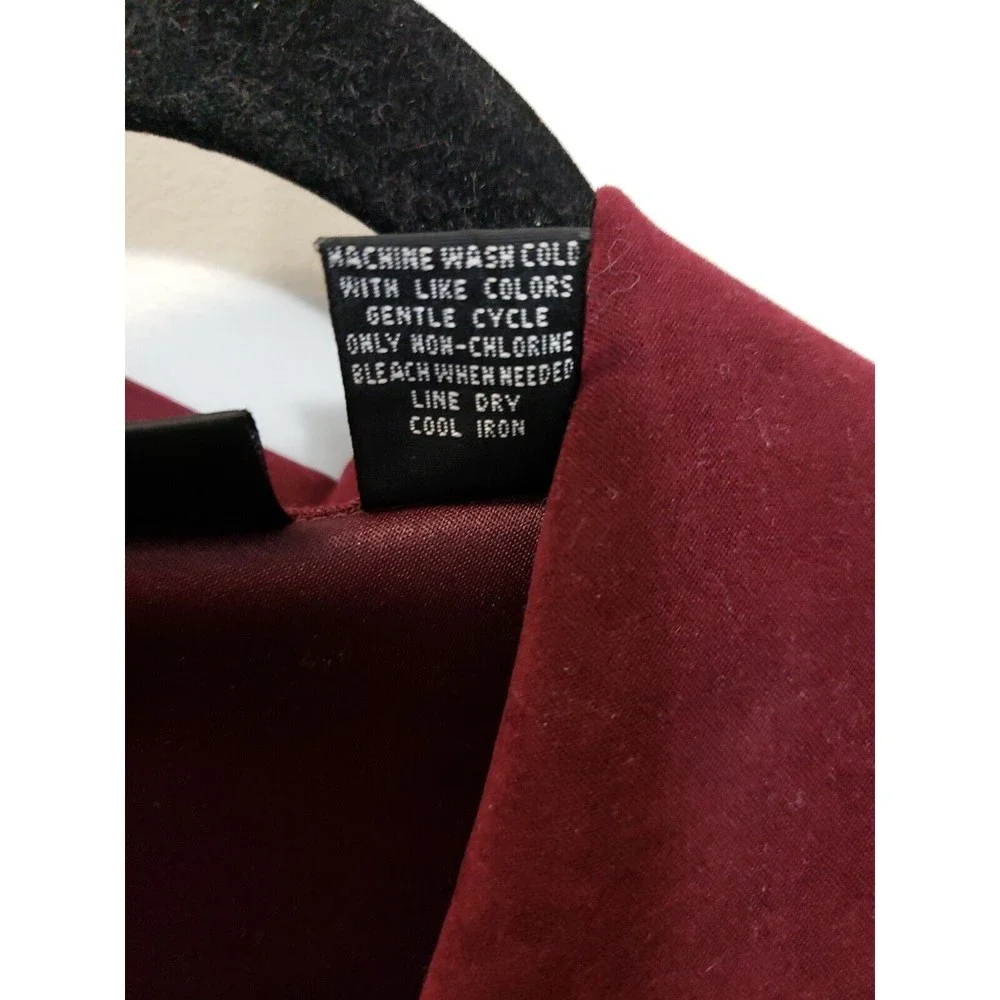 VINTAGE STYLE & Co Women's Button up Shirt size M  burgandy polyester spandex